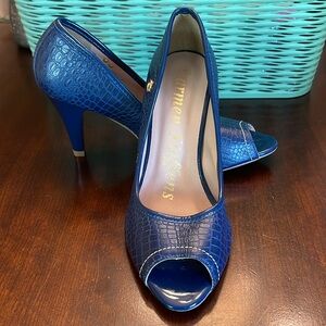 NWOT Carmen Steffens Heels